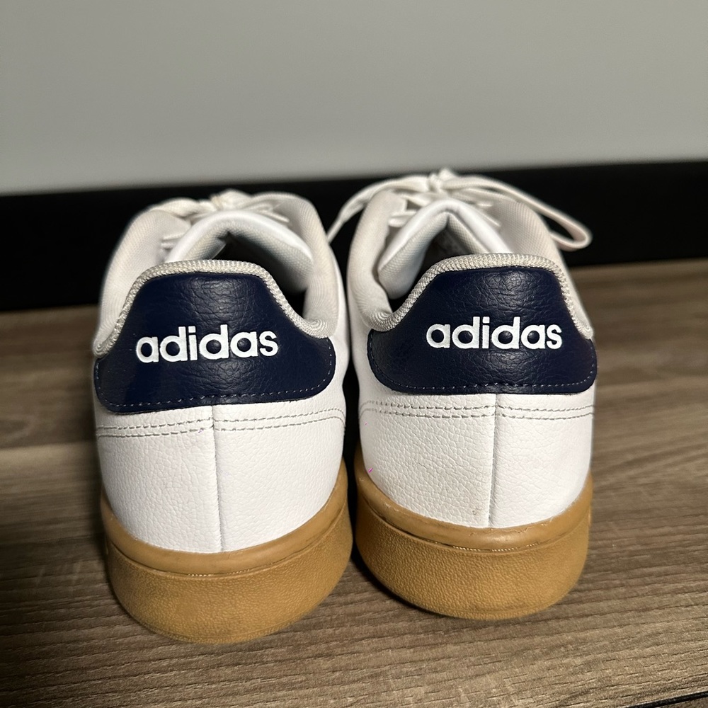 Adidas shoes - Picture 2 of 4
